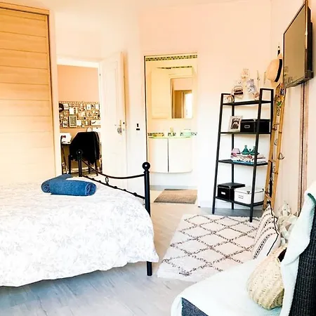 Privee Avec Salle De Bain Dans Bel Vue Mer * Le Cannet
